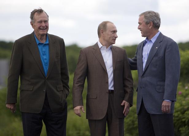 George Bush: Auf der Weltbühne brilliert, zu Hause gescheitert