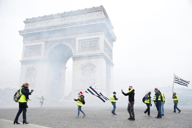 Frankreichs Regierung will "Gelbwesten" treffen