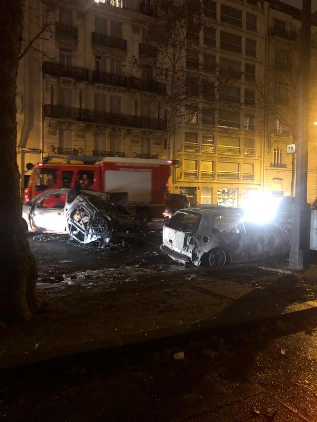 Frankreich: Die "Gelbwesten" lassen Paris brennen