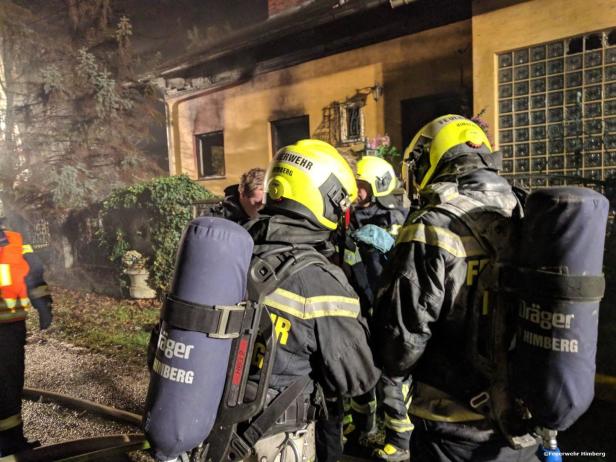 Großalarm: Einfamilienhaus brannte nieder