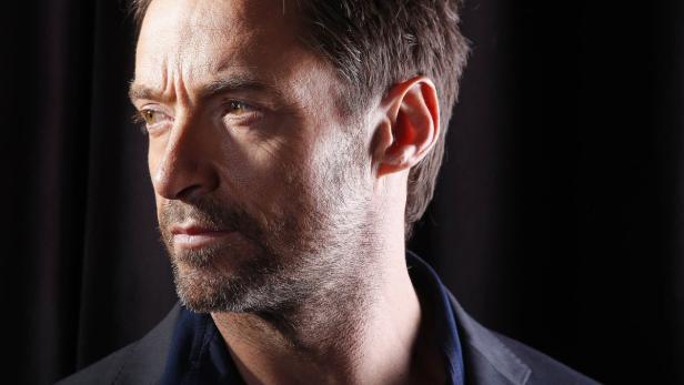 Hugh Jackman mit Rasierer bedroht