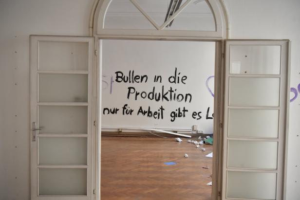 Hausbesetzung in Wien-Ottakring: Räumung in luftiger Höhe zu Ende