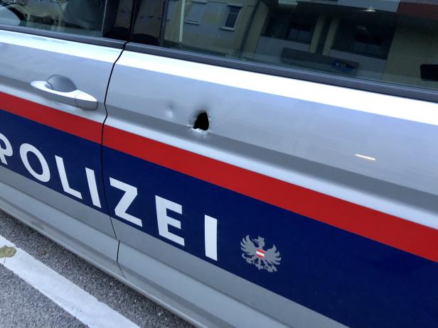 Schüsse auf Polizeifahrzeug in Amstetten