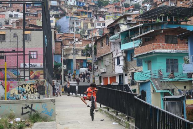 Medellin: Graffiti statt Drogenkrieg