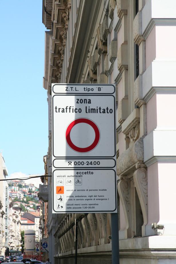 Italienisches Verkehrsschild Zona traffico limitato