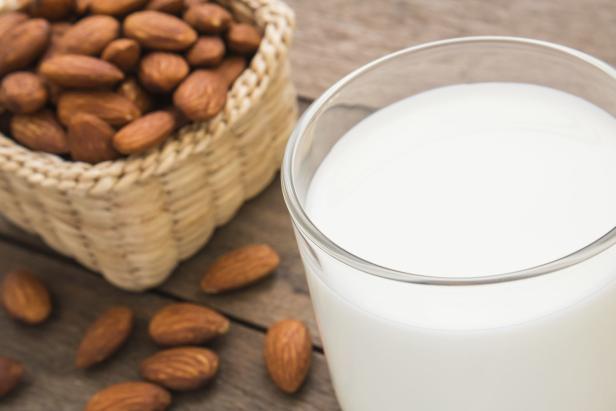 Die gängigsten Milch-Alternativen und was sie besonders macht