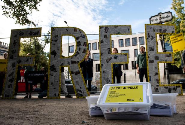 GERMANY-POLITICS-RIGHTS-PRESS-DEMO