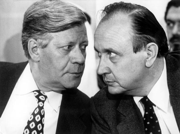 Auf acht Zigaretten mit Helmut Schmidt