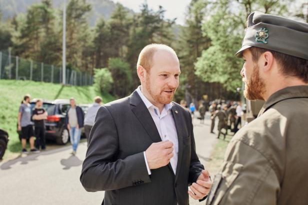 2018: Diese Politiker traten ab - diese blieben trotz Kritik