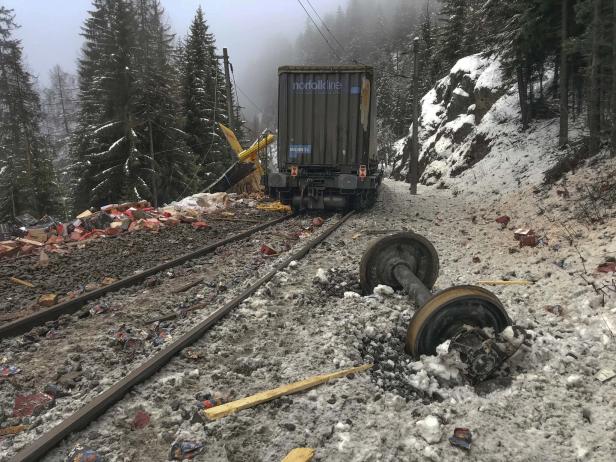 Brenner: Zug flog mit 126 km/h aus der Kurve