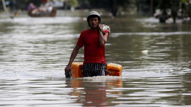 Monsun: Millionen Menschen flüchten