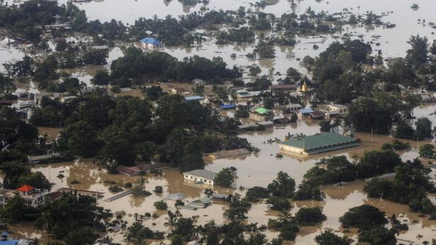 Monsun: Millionen Menschen flüchten