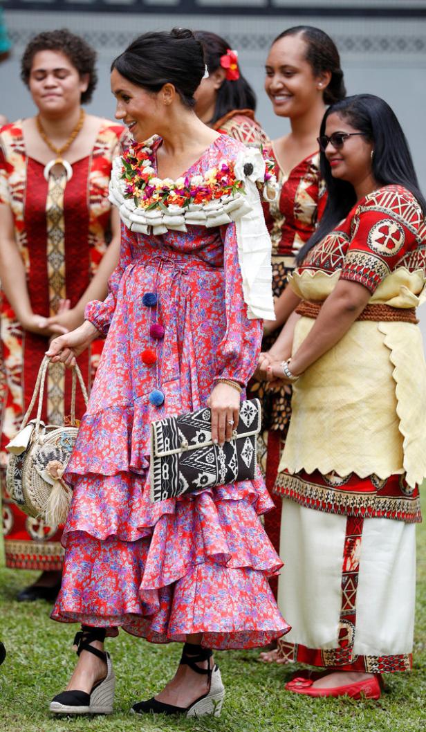 Meghan gibt im Luxus-Outfit arbeitslosen Frauen Mode-Tipps