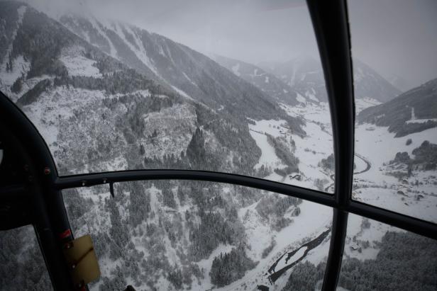 Lawinengefahr sinkt langsam, Skifahrer von Bergnot gerettet