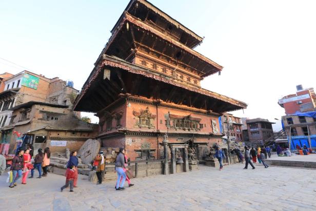 Nepal: Land der Götter, Gipfel und Gegensätze