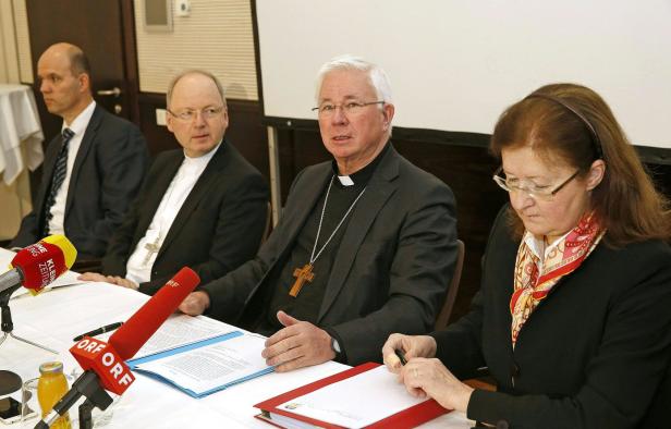 Visitation der Ära Schwarz: Erzbischof bittet um Verzeihung