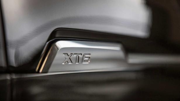 Cadillac präsentiert den XT6