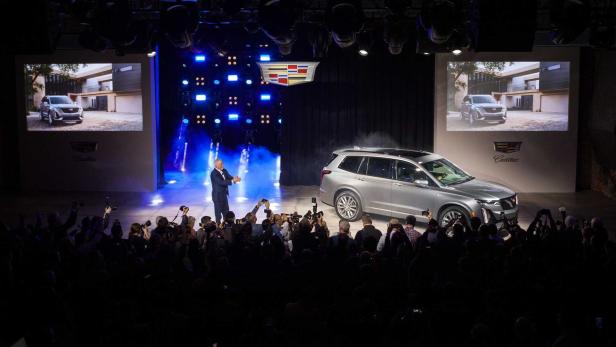 Cadillac präsentiert den XT6