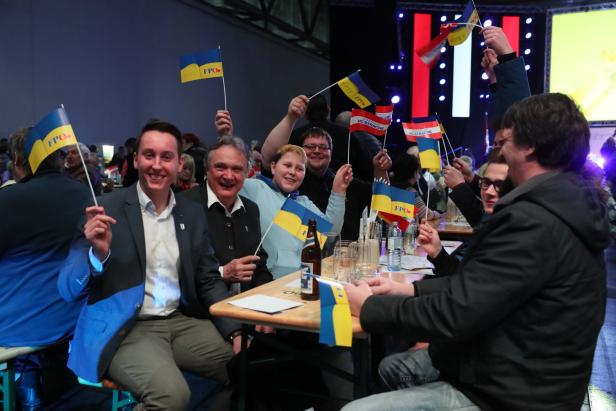 FPÖ-Neujahrstreffen: Strache und der blaue Fehdehandschuh