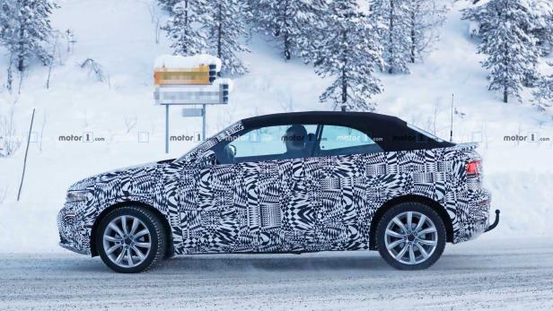 VW T-Roc Cabrio (2019) bei Wintertests erwischt