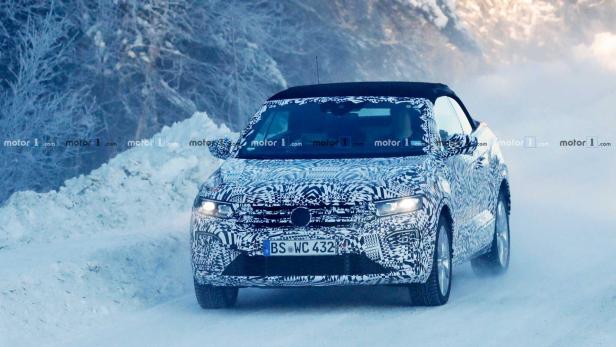 VW T-Roc Cabrio (2019) bei Wintertests erwischt