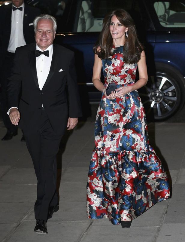 Warum trägt Herzogin Kate ständig Pflaster?