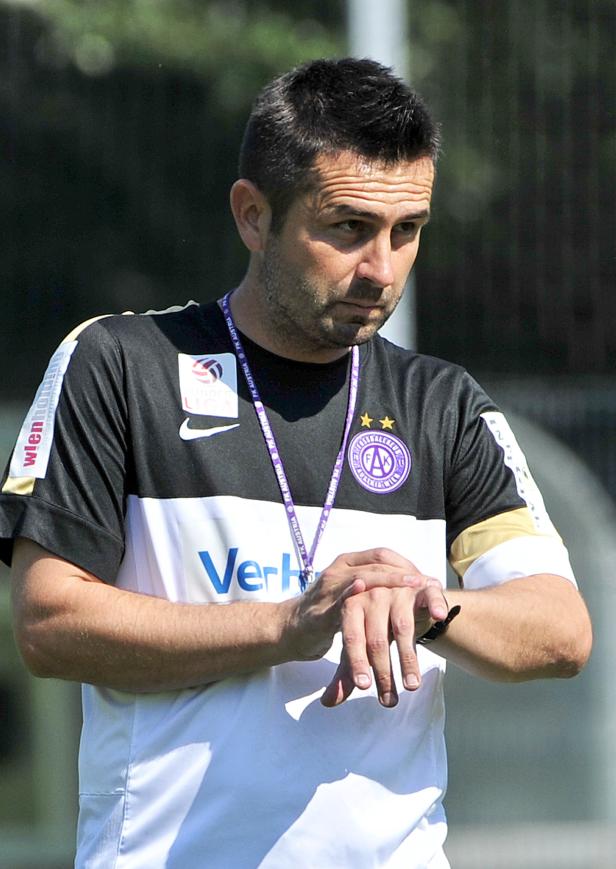 FUSSBALL TIPP3-BUNDESLIGA: TRAININGSAUTAKT FK AUSTRIA WIEN MIT BJELICA