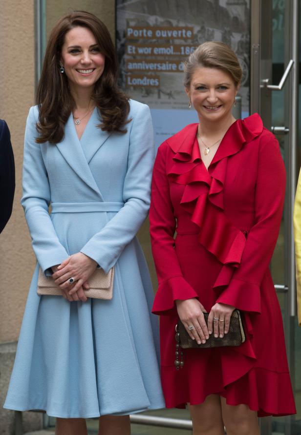 Herzogin Kate zeigt sich im recycelten Kleid