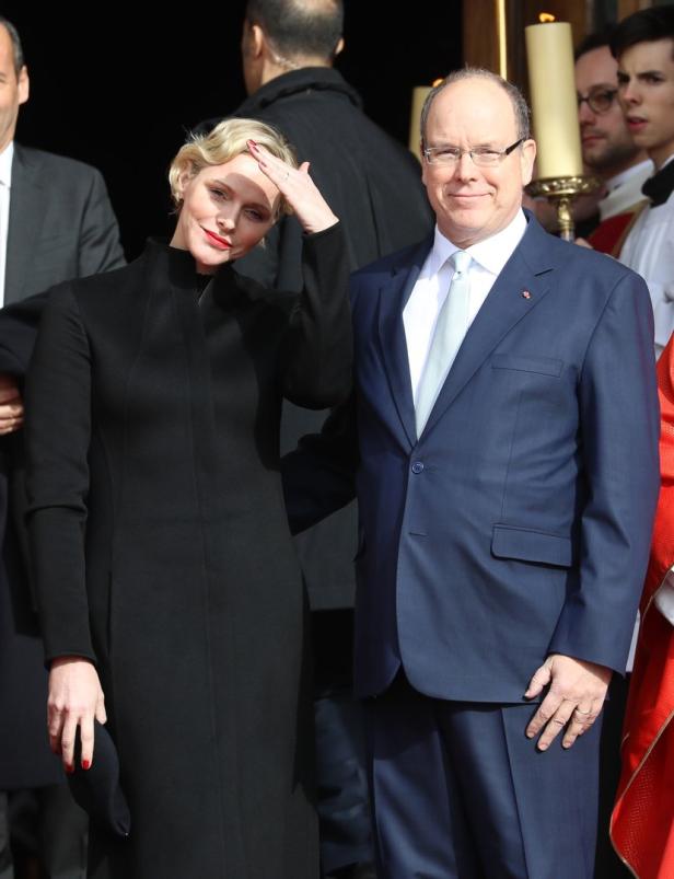 Feiertag in Monaco: Charlènes Outfit glich einem schwarzen Sack