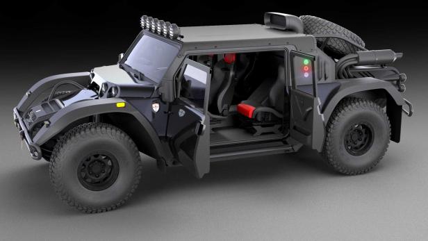 Ein Geländewagen mit geöffneten Türen und grobstolligen Reifen steht auf grauem Grund.