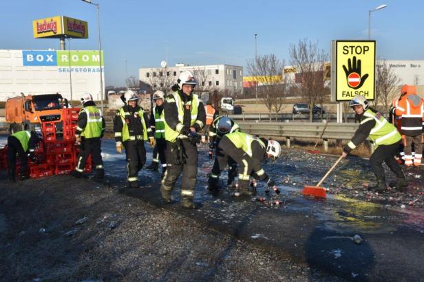 Cola Marsch! Feuerwehr kämpfte gegen süße Fluten