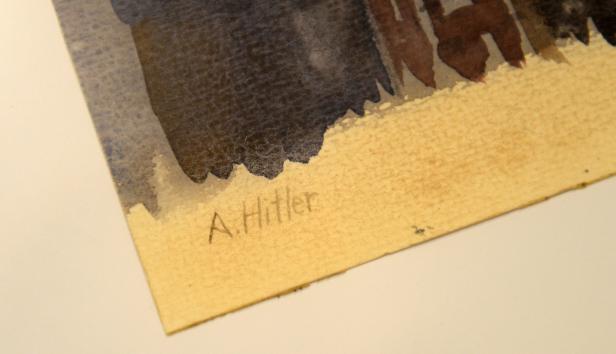 Angebliche Bilder von Adolf Hitler in Nürnberg sichergestellt