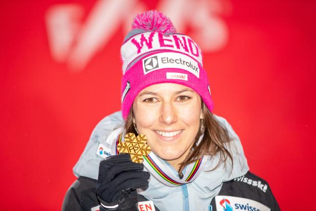 SKI WM 2019 IN AARE: KOMBINATION DER DAMEN: SIEGEREHRUNG: HOLDENER (SUI)