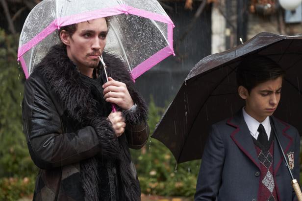 "The Umbrella Academy" bei Netflix: Schräge Superheldenfamilie