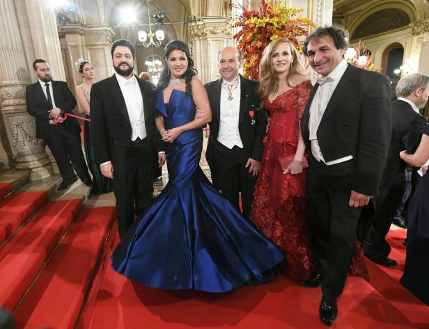 Van der Bellen kommentiert Conchitas neuen Look am Opernball