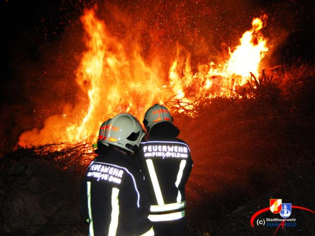 Sonntag: Großeinsatz der Feuerwehr Pinkafeld am Grünschnittplatz