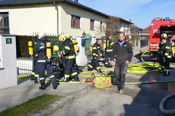 Leithaprodersdorf: Auto ging in Garage in Flammen auf