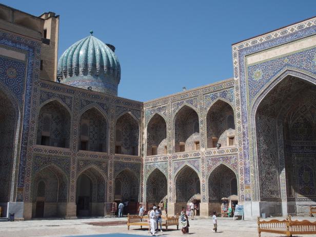 Usbekistan überrascht Reisende nicht nur mit Kopftuchverbot