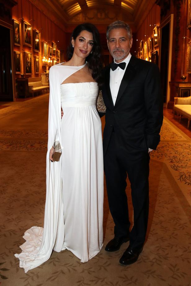 Was Amal Clooney zum Dinner im Buckingham Palace trägt