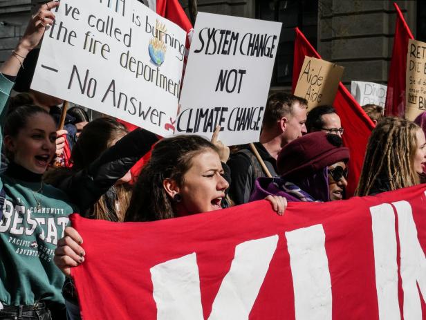 Mehr als 10.000 Schüler demonstrieren für den Klimaschutz