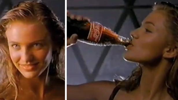 Cameron Diaz trinkt in einem Werbespot eine Coca-Cola.