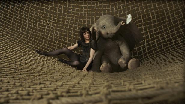 Filmkritik zu "Dumbo": Kritik am  Großkonzern