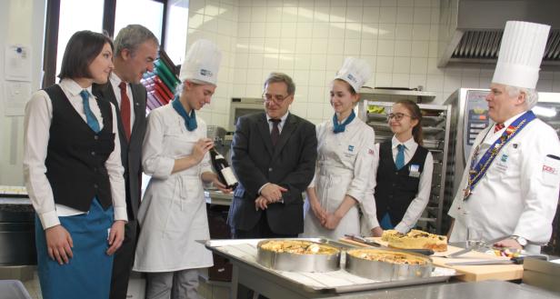 gruppenbild_kueche1.jpg
