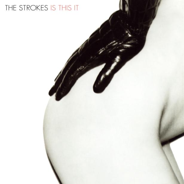 Das Cover von „Is This It“ von The Strokes zeigt eine Hand in einem schwarzen Lederhandschuh auf einem Rücken.