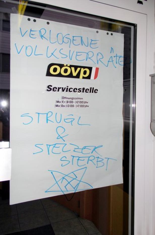 "Verlogene Volksverräter": Welser ÖVP-Zentrale beschmiert