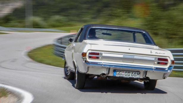 Zeitreise: Unterwegs im Opel Diplomat Coupé von 1966