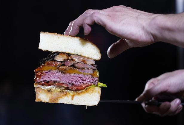 Burger mit Goldstaub: Der Preis ist schwer verdaulich