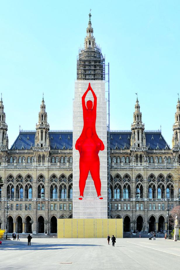 Ein verhülltes Wiener Rathaus als Geschenk zum SPÖ-Jubiläum