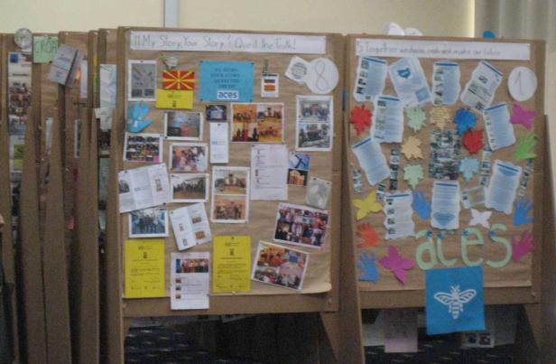 Mehrere Pinnwände mit dem Titel „My Story, Your Story - Quest the Truth!“ und „Together we choose, create and make our future“.