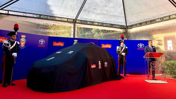 Warum die Carabinieri in Italien künftig Toyota Yaris Hybrid fahren